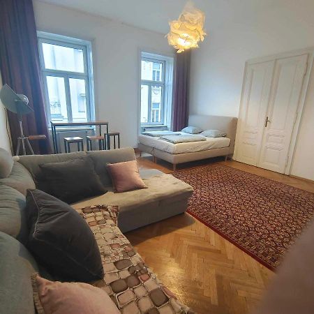 Large 4 Room Apartment In The Center Of Vienna Luaran gambar