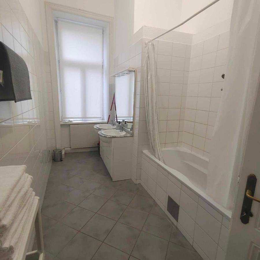 Large 4 Room Apartment In The Center Of Vienna Luaran gambar